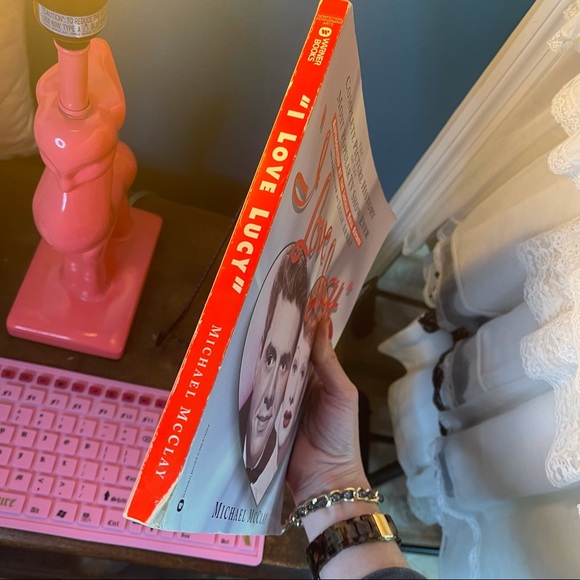 I Love Lucy: The Complete Picture History Book - Picture 4 of 8